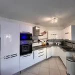 Renove , Climatise, Terrasse, Parking En Sous Sol