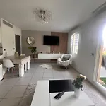 Renove , Climatise, Terrasse, Parking En Sous Sol *