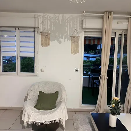 Apartment Renove Climatise , Terrasse, Parking *