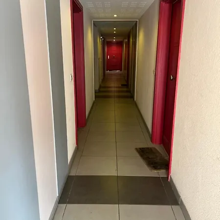 Renove Climatise , Terrasse, Parking *