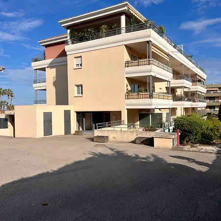Renove , Climatise, Terrasse, Parking En Sous Sol