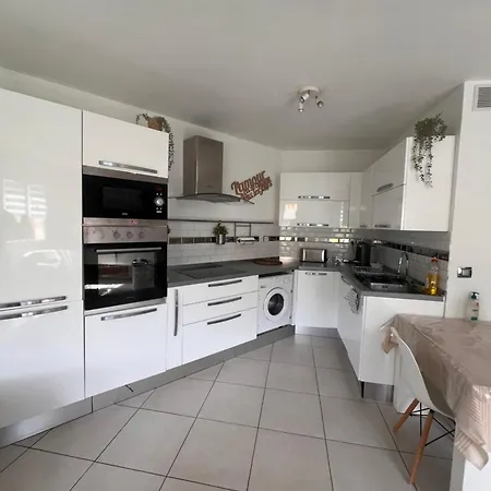 Renove , Climatise, Terrasse, Parking En Sous Sol 아파트