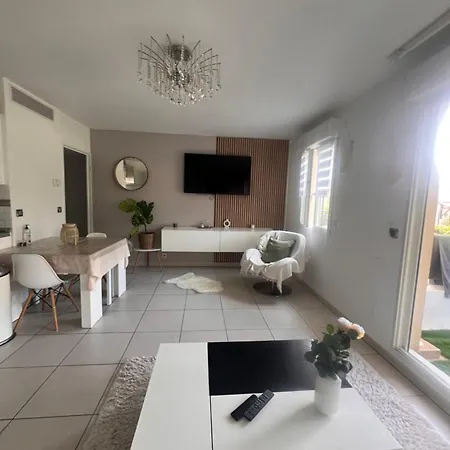 Renove , Climatise, Terrasse, Parking En Sous Sol *